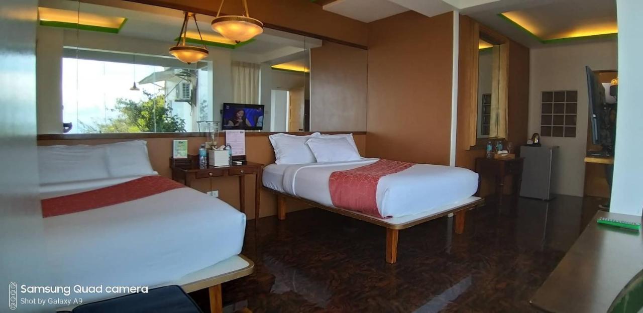 เดอะ คาร์เมเลนซ์ วิว วิลลา Bed & Breakfast Tagaytay City ภายนอก รูปภาพ