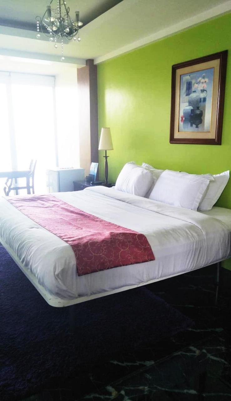 เดอะ คาร์เมเลนซ์ วิว วิลลา Bed & Breakfast Tagaytay City ภายนอก รูปภาพ